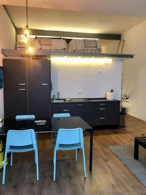 Ferienwohnung Beautiful Loft With Terrace 6 Pers. Cal Madrid Exterior foto